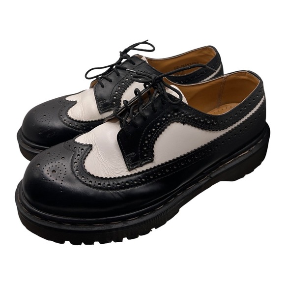 Dr. Martens 3989 Wingtip Brogue Leather Oxford Shoes Black White Mens - Picture 2 of 9
